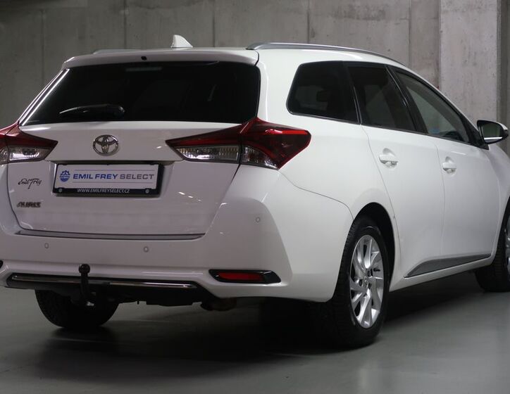 Toyota Auris 5