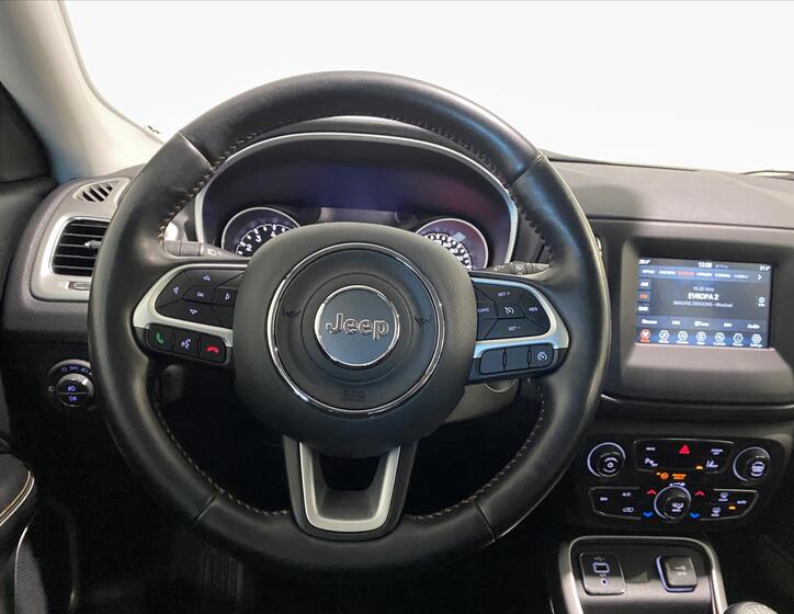 Jeep Compass 9