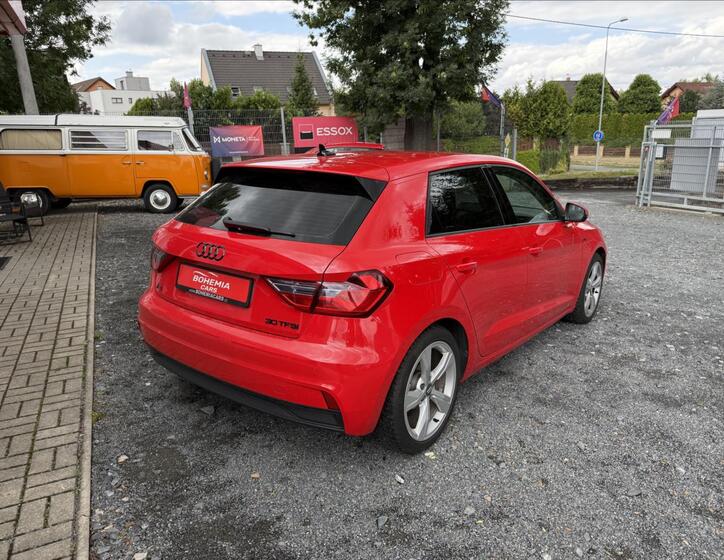 Audi A1 4