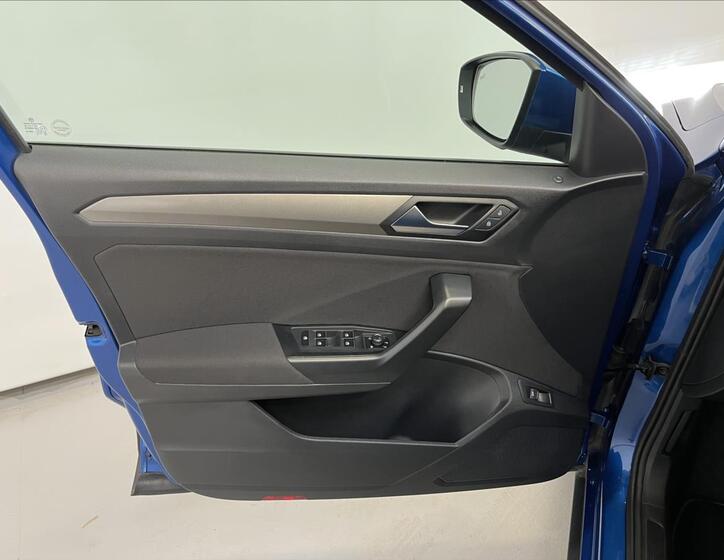 Volkswagen T-Roc 25