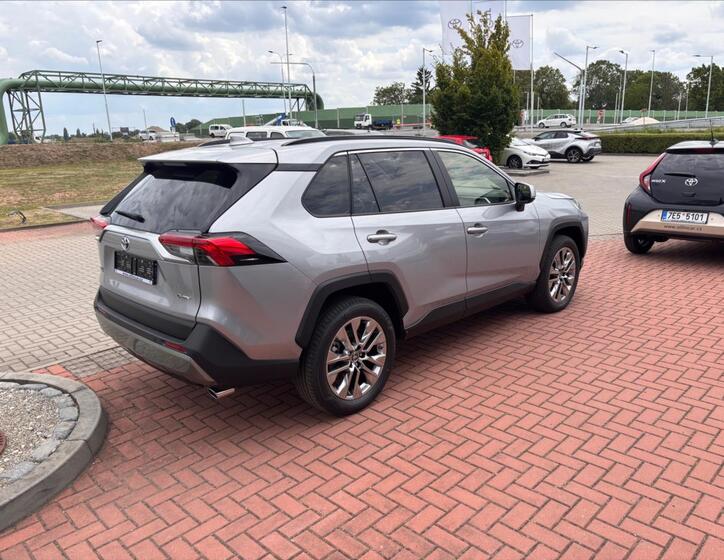 Toyota RAV4 5
