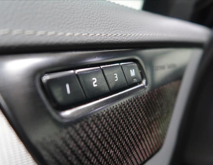 Volvo XC90 20