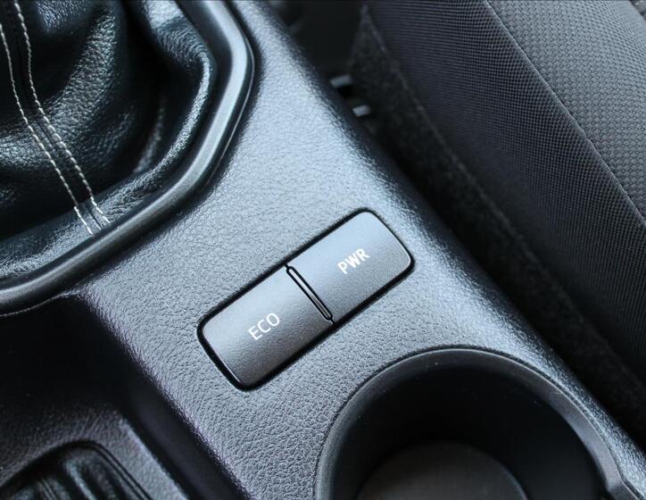 Toyota Hilux 16