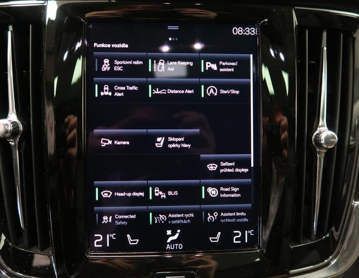 Volvo V90 21