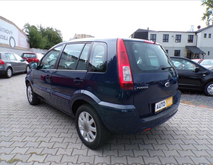 Ford Fusion 4