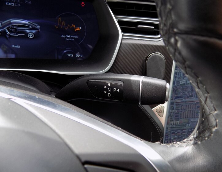 Tesla Model S 27