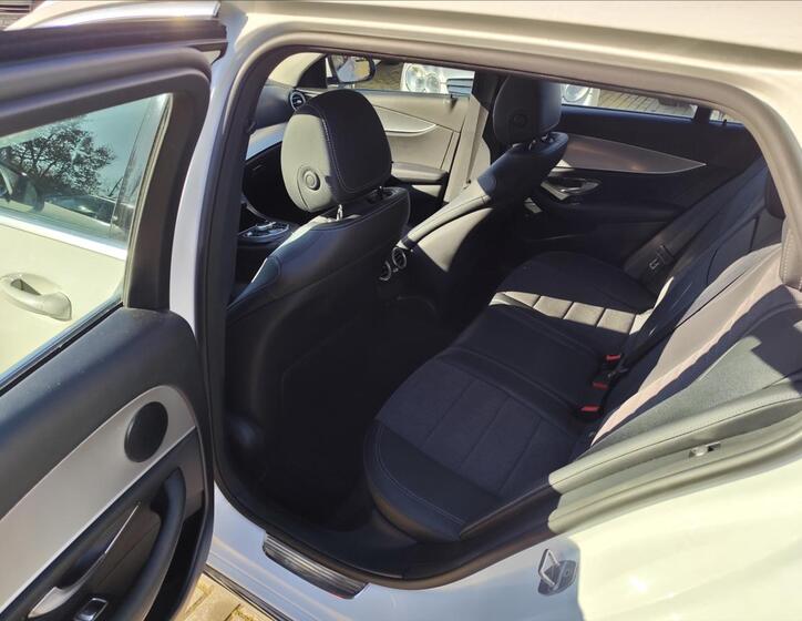 Mercedes-Benz Třídy E 32