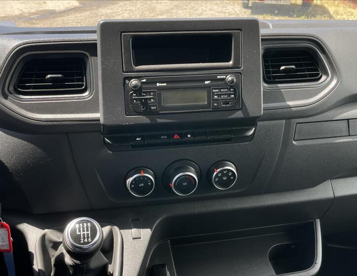 Renault Master 9