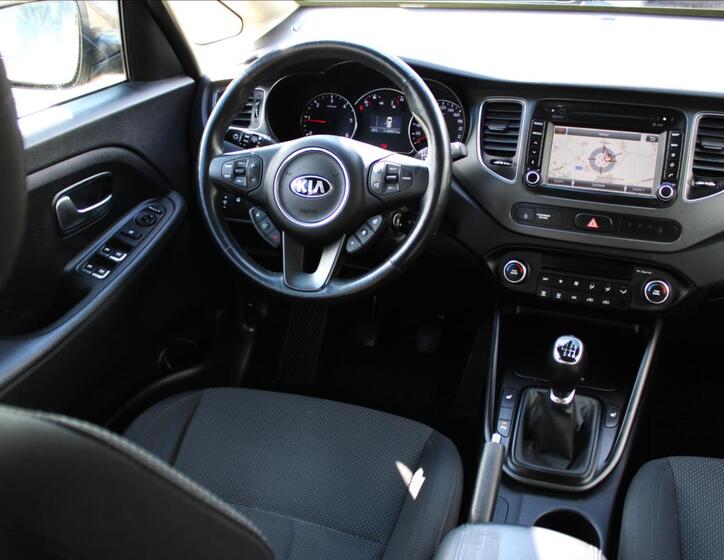 KIA Carens 14