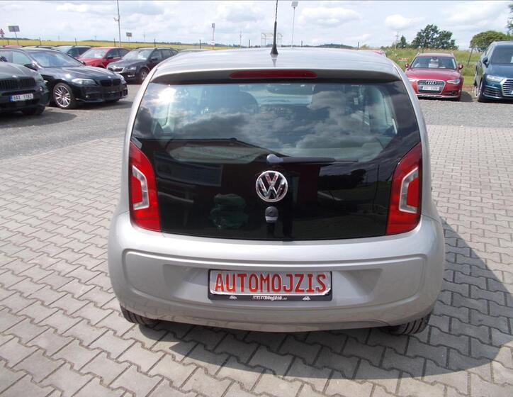 Volkswagen up! 8