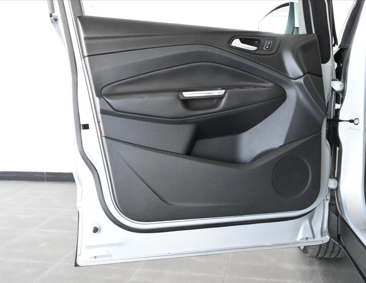 Ford Kuga 24
