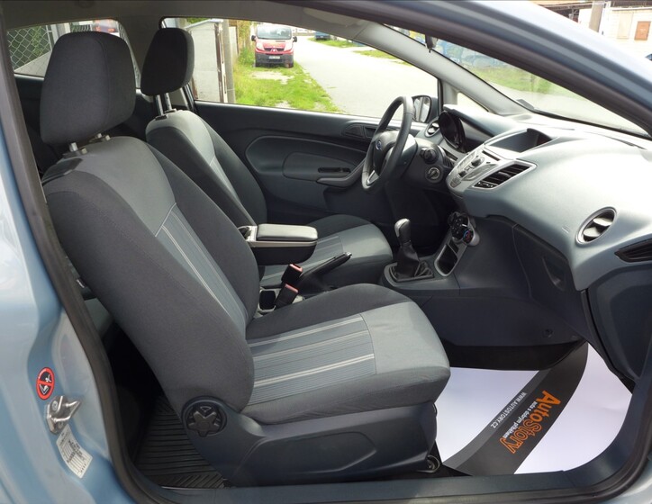 Ford Fiesta 27