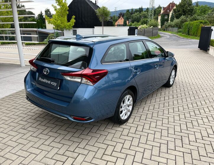 Toyota Auris 6