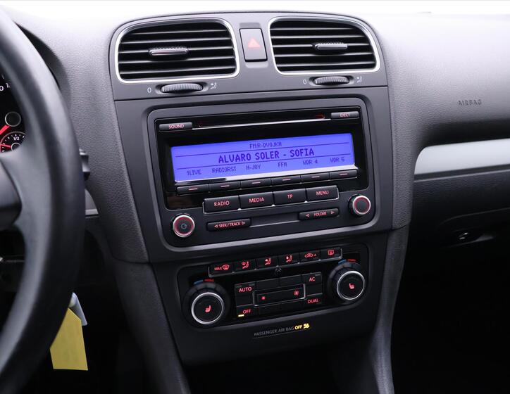 Volkswagen Golf 16