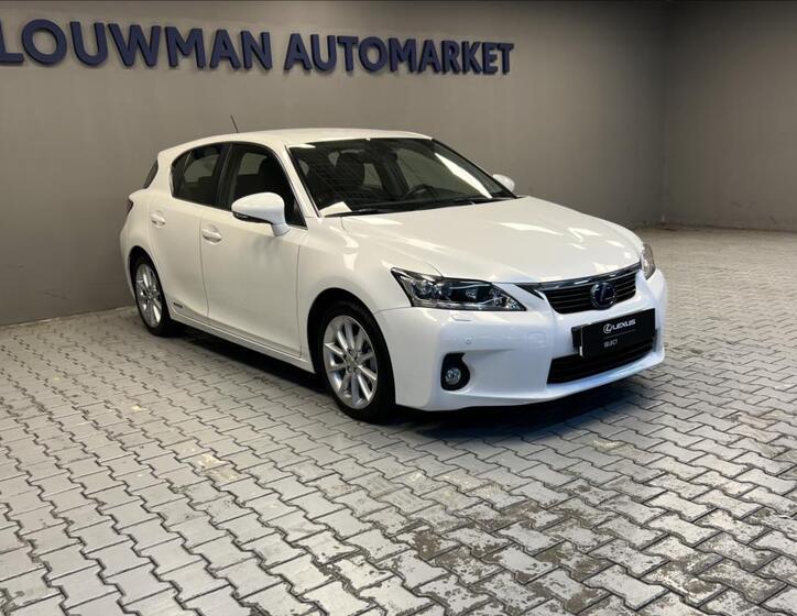 Lexus CT 200h 11