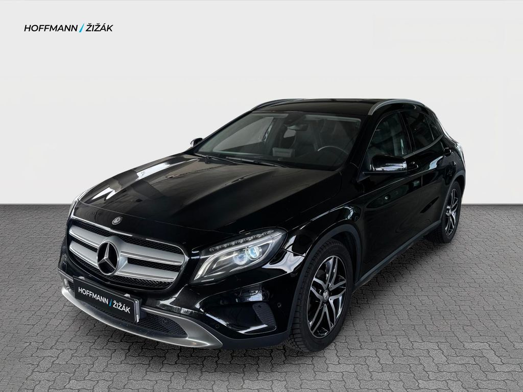 Mercedes-Benz 220