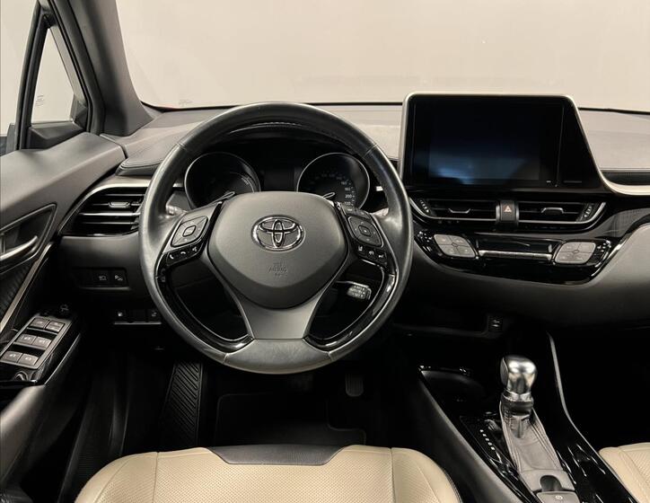 Toyota C-HR 5