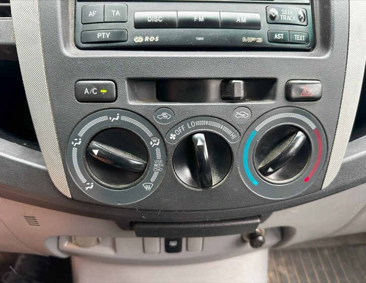 Toyota Hilux 24