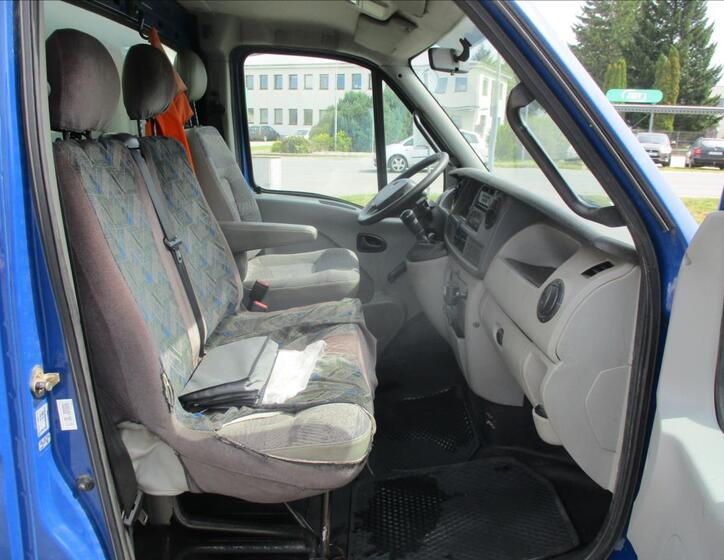 Renault Mascott 8