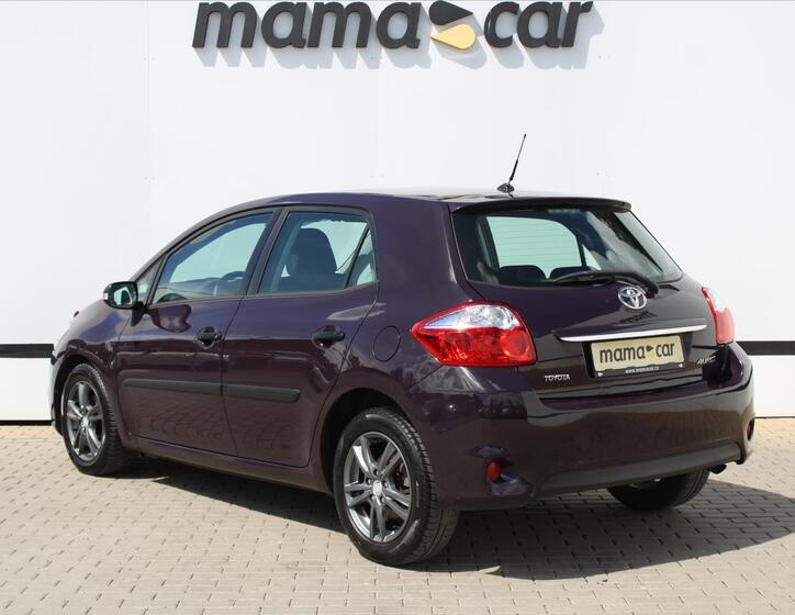 Toyota Auris 5