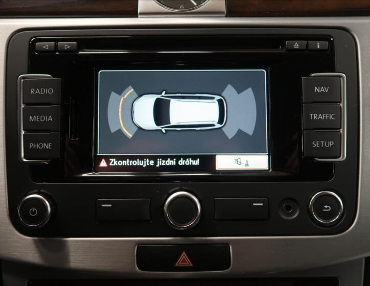 Volkswagen Passat 25