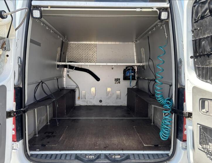 Mercedes-Benz Sprinter 18