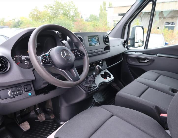 Mercedes-Benz Sprinter 9