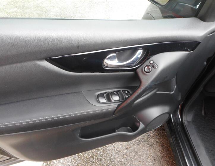 Nissan Qashqai 10