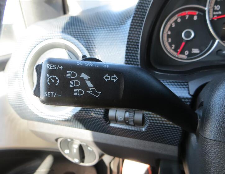 Volkswagen up! 15