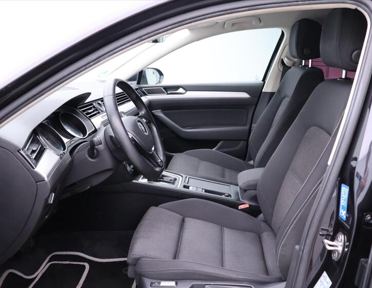 Volkswagen Passat 12