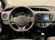 Toyota Yaris 5