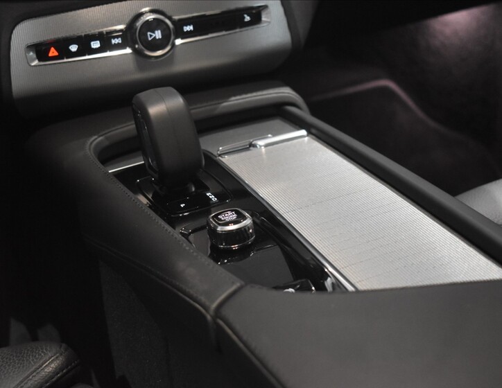 Volvo XC90 16