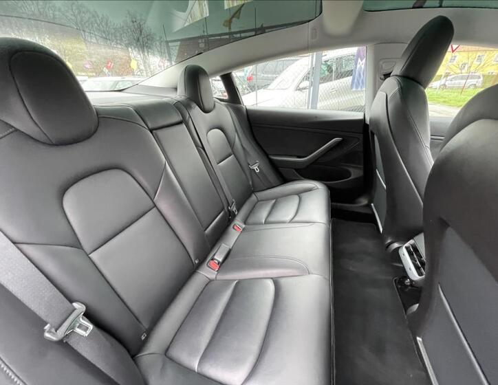 Tesla Model 3 30