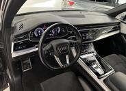 Audi Q7 6