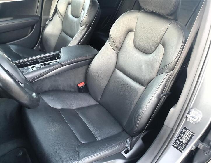 Volvo V90 8