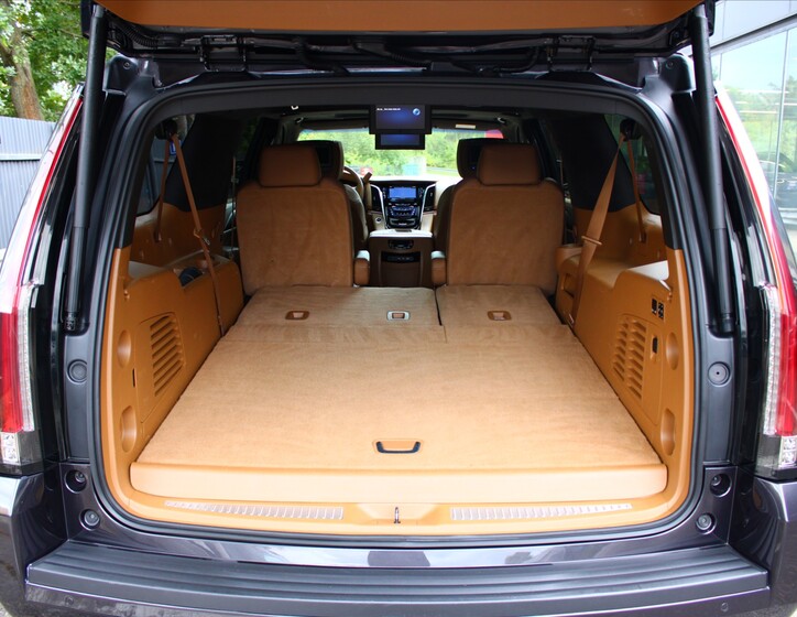 Cadillac Escalade 29