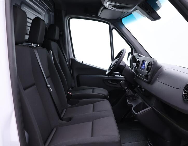 Mercedes-Benz Sprinter 14
