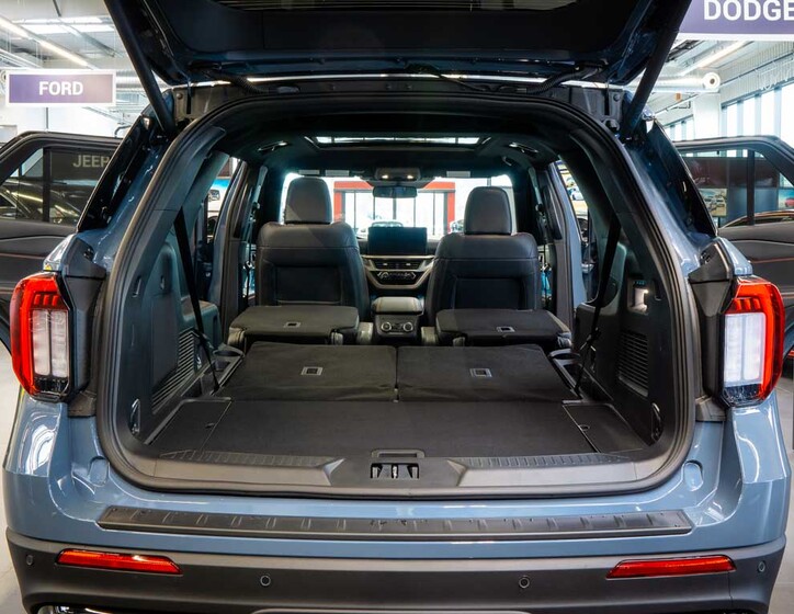 Ford Explorer 8