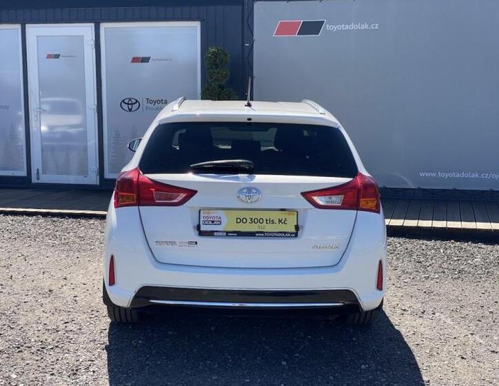 Toyota Auris 5