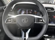 MG ZS 8