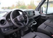 Mercedes-Benz Sprinter 9
