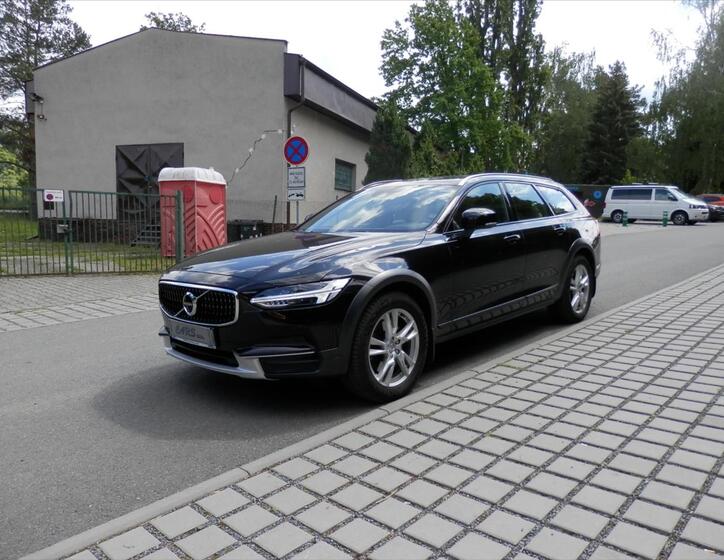 Volvo V90 1