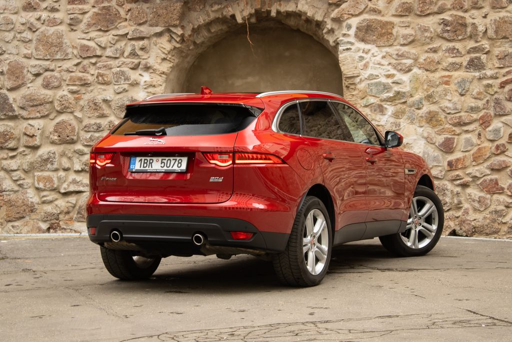 Jaguar F-Pace