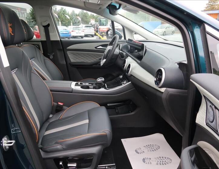 Dongfeng U-Tour 13