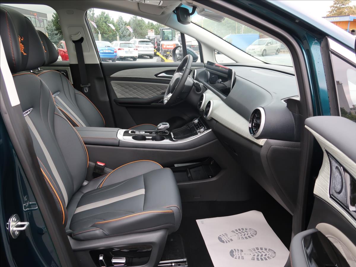 Dongfeng U-Tour