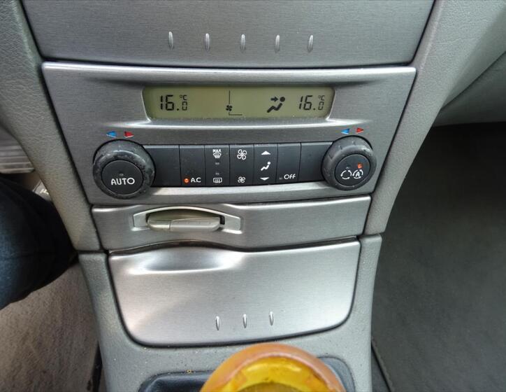 Renault Laguna 13