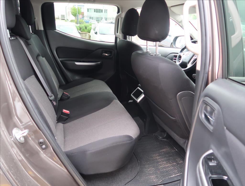 Mitsubishi L200