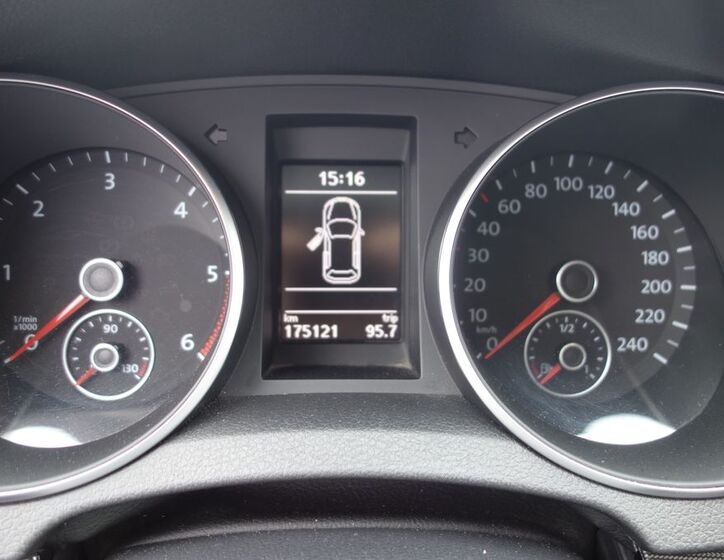 Volkswagen Golf 12