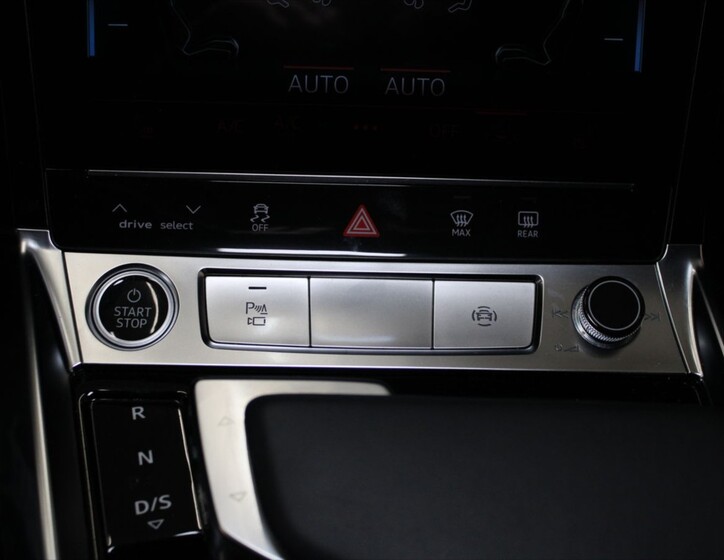 Audi e-tron 16