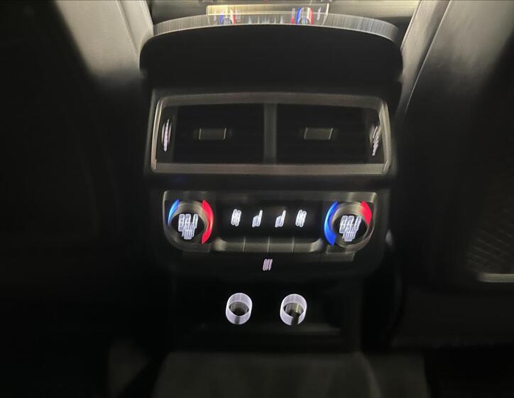 Audi SQ7 26